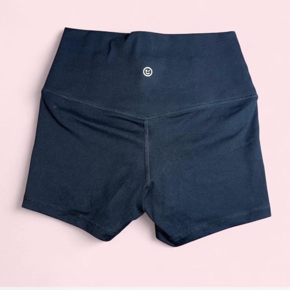 Gilly Hicks Black High-Waisted Shorts - Picture 1 of 3